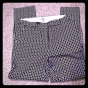 Geometric Black n White Capri Slacks